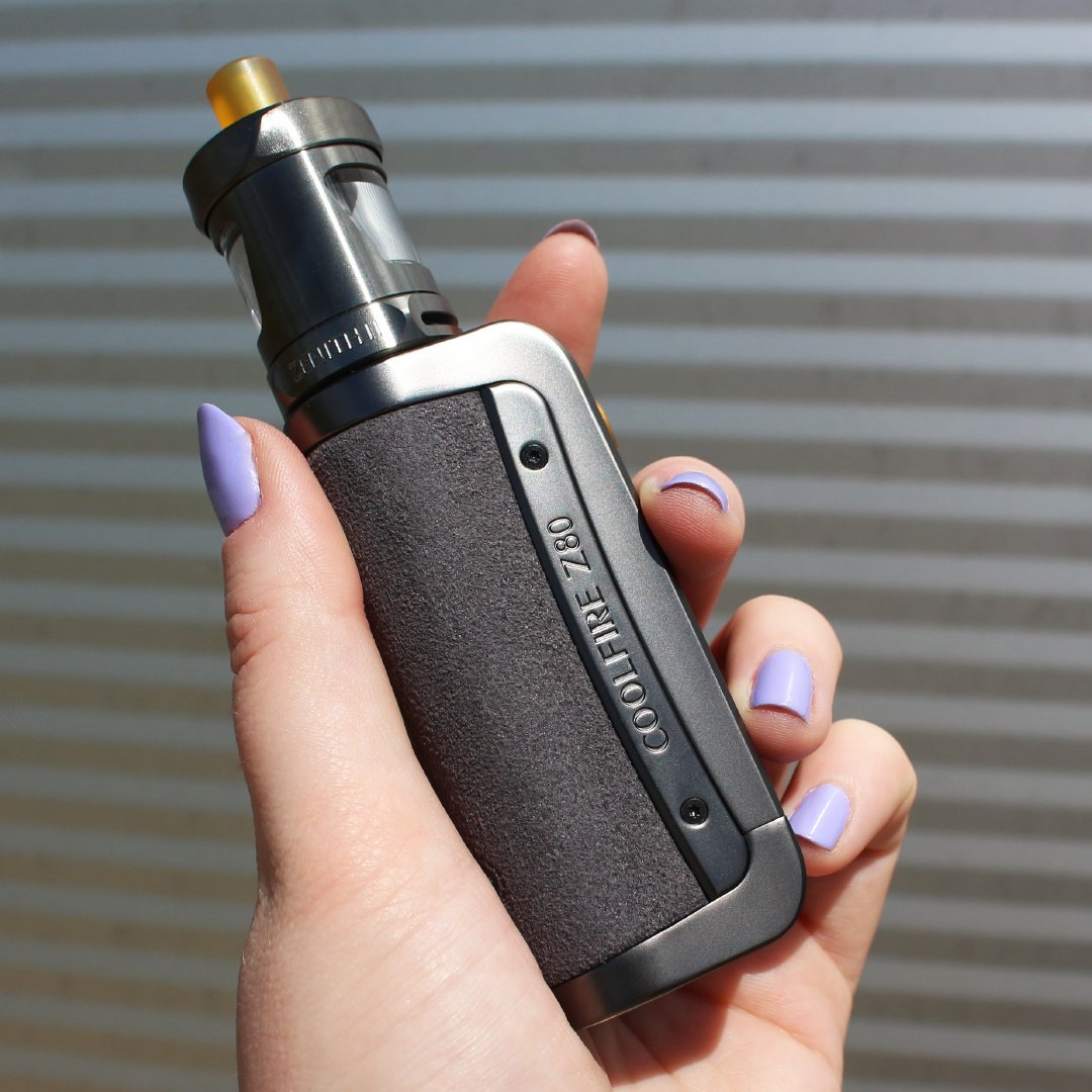 Innokin Coolfire Z80 Kit in hand